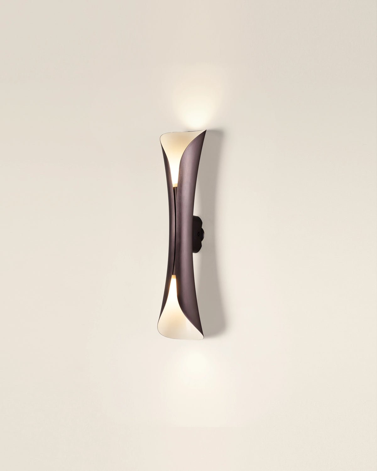 Xiphos Wall Light