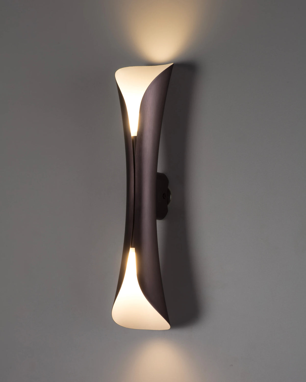 Xiphos Wall Light